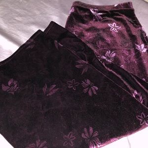 Burgundy flower skirt velvet material, has no brand or size